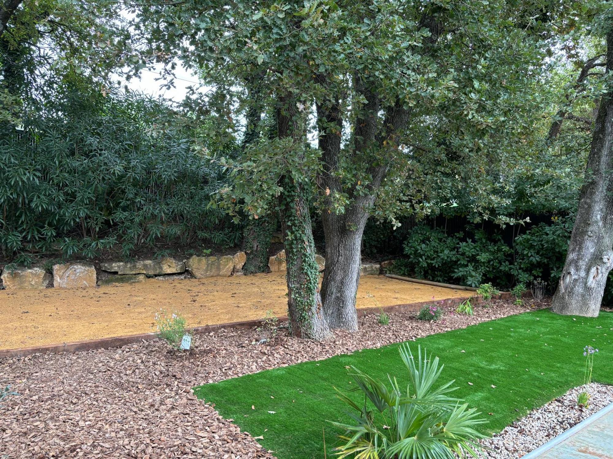 Les Jardins Du Castelas - Piscines, Jardins Et Spas Privatifs Uchaux Экстерьер фото