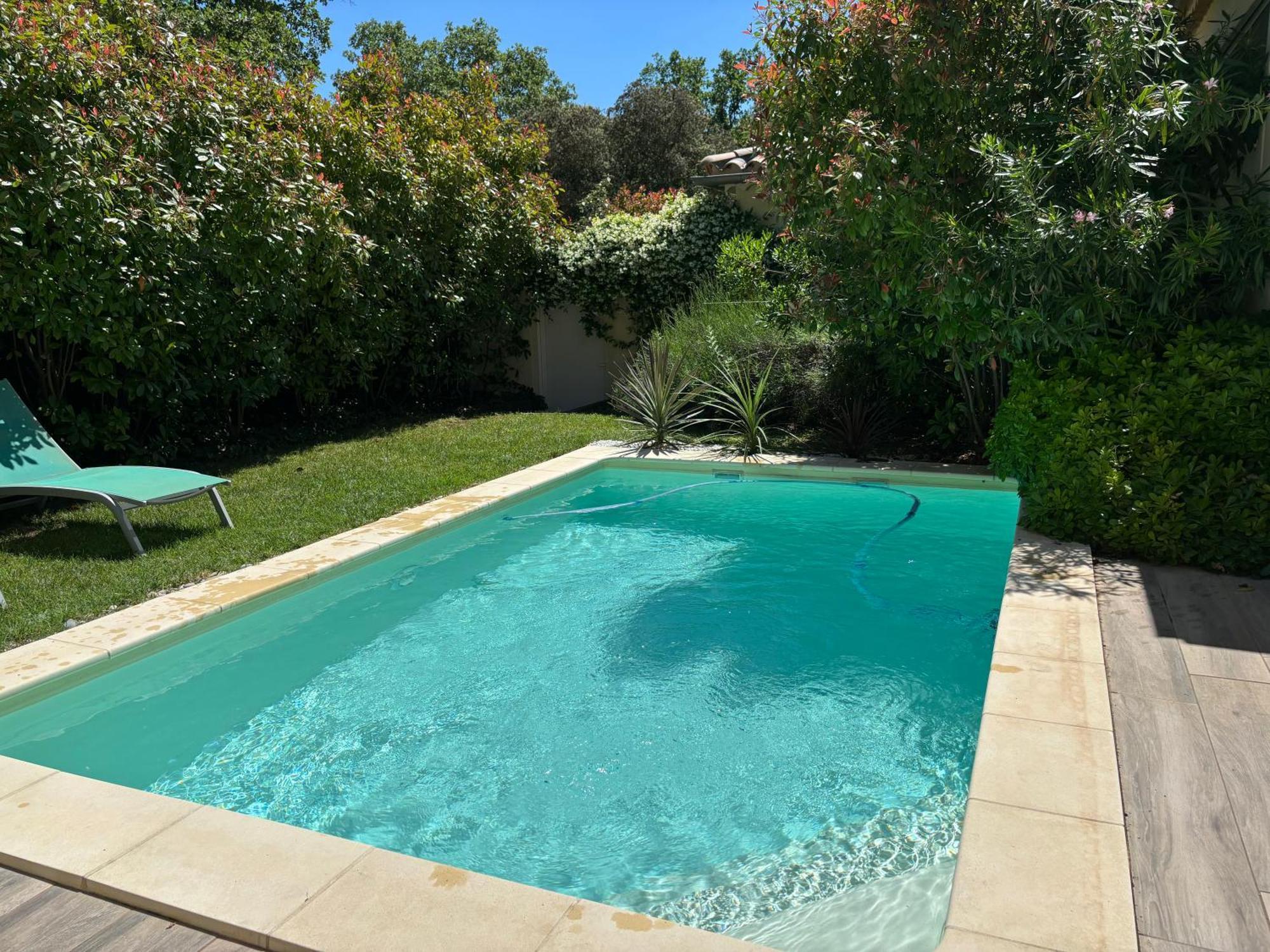 Les Jardins Du Castelas - Piscines, Jardins Et Spas Privatifs Uchaux Экстерьер фото