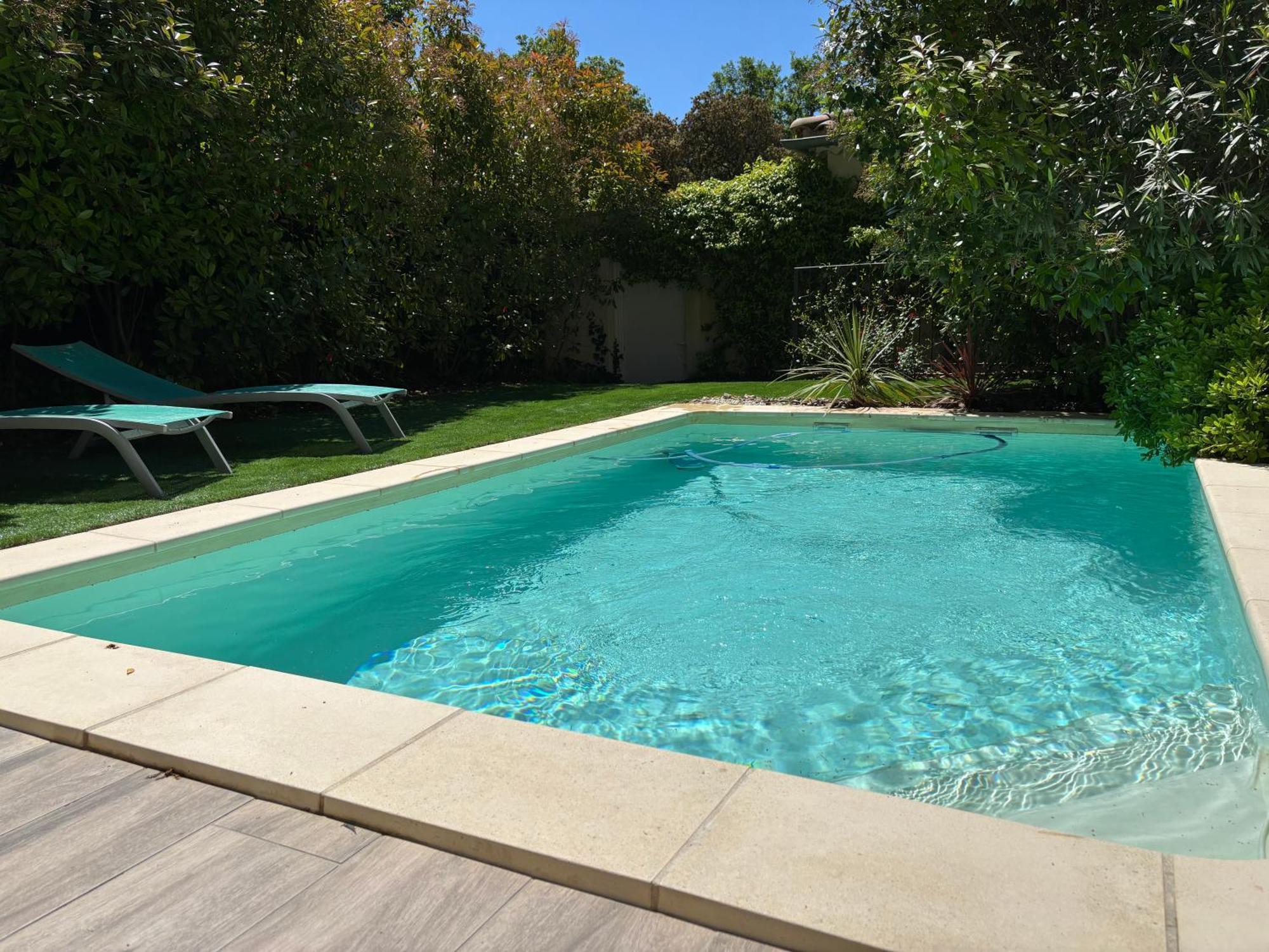 Les Jardins Du Castelas - Piscines, Jardins Et Spas Privatifs Uchaux Экстерьер фото