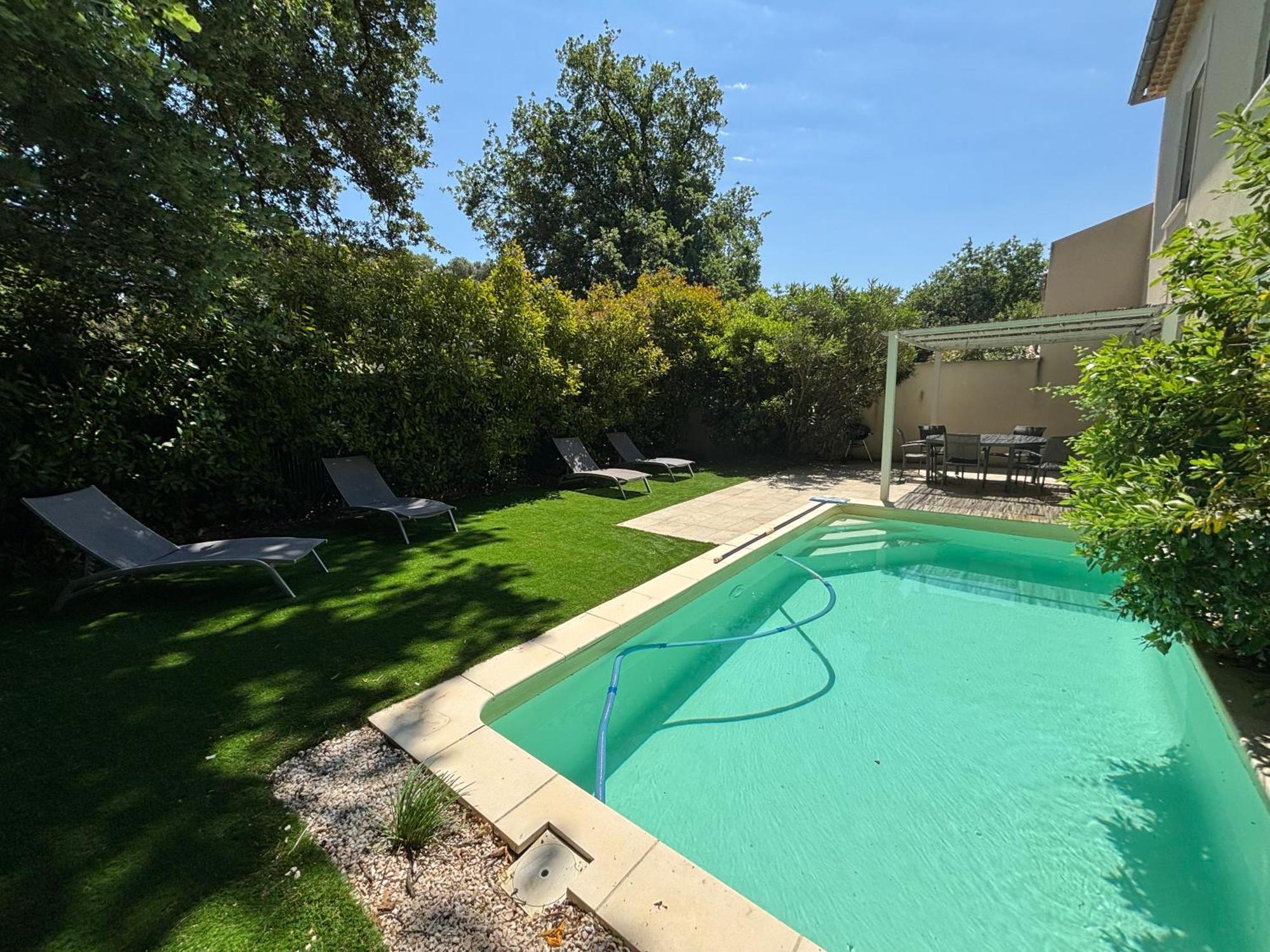 Les Jardins Du Castelas - Piscines, Jardins Et Spas Privatifs Uchaux Экстерьер фото